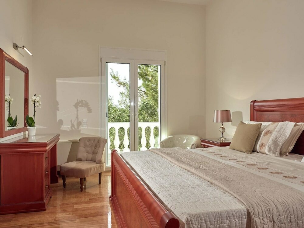 Фото Mont Bleu Luxury Villa