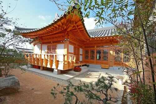 Гостевой дом Wiyeonjae Hanok Stay в Кенджу