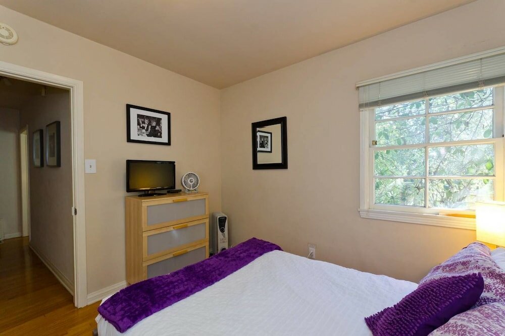 Фото Hollywood Hills Canyon Breezes