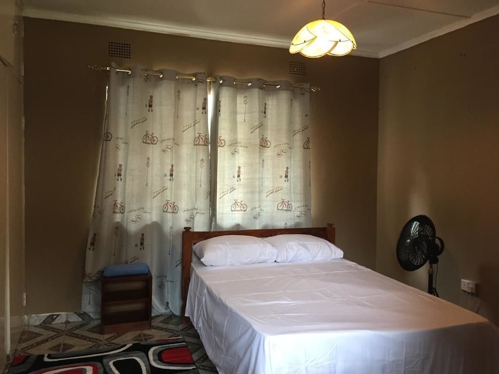 Фото Hooters Lodge