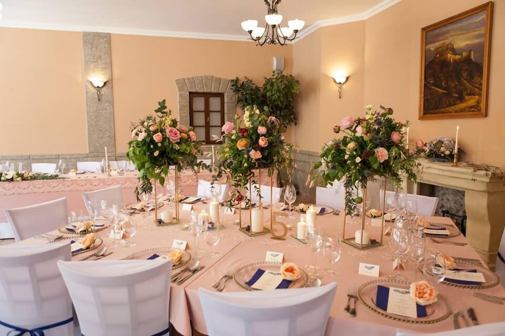 Фото Hotel Buchlovice