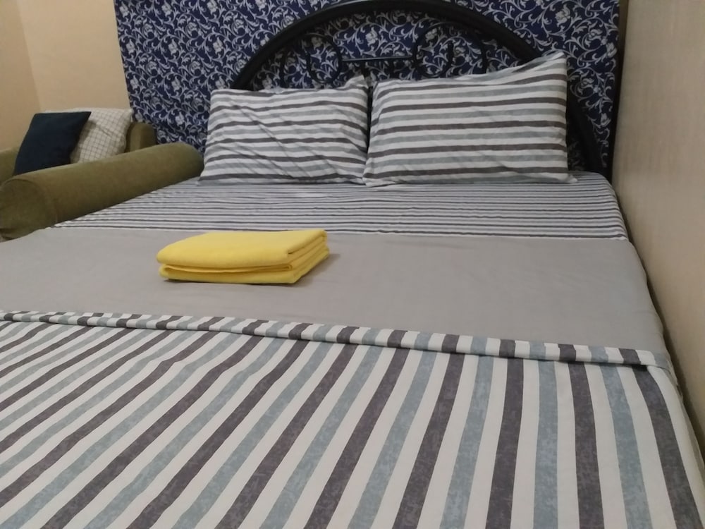 Фото Obaid's Condo in Winland Towers