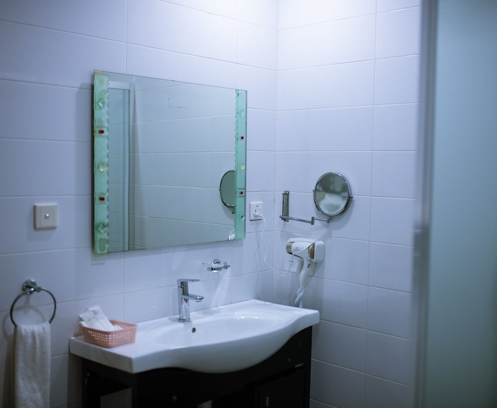 Фото Crismon Hotel