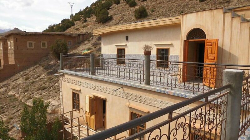 Гостиница Gite Paradis d'Ait Bouguemez - Hostel