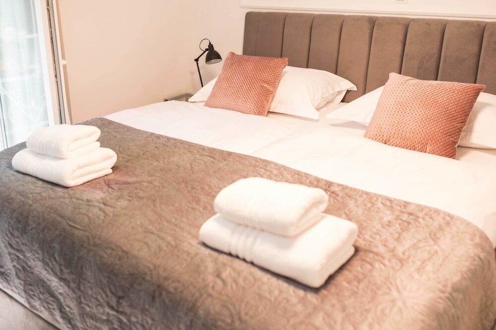 Фото Luxury Rooms With Balcony