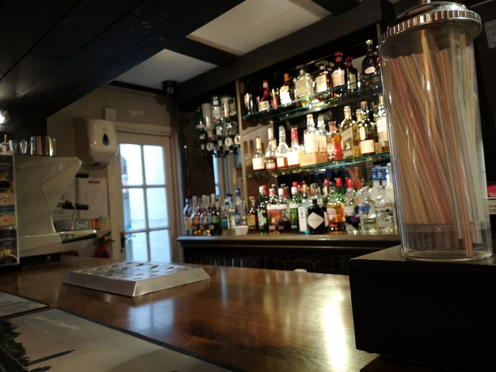 Фото The Tudor Hotel