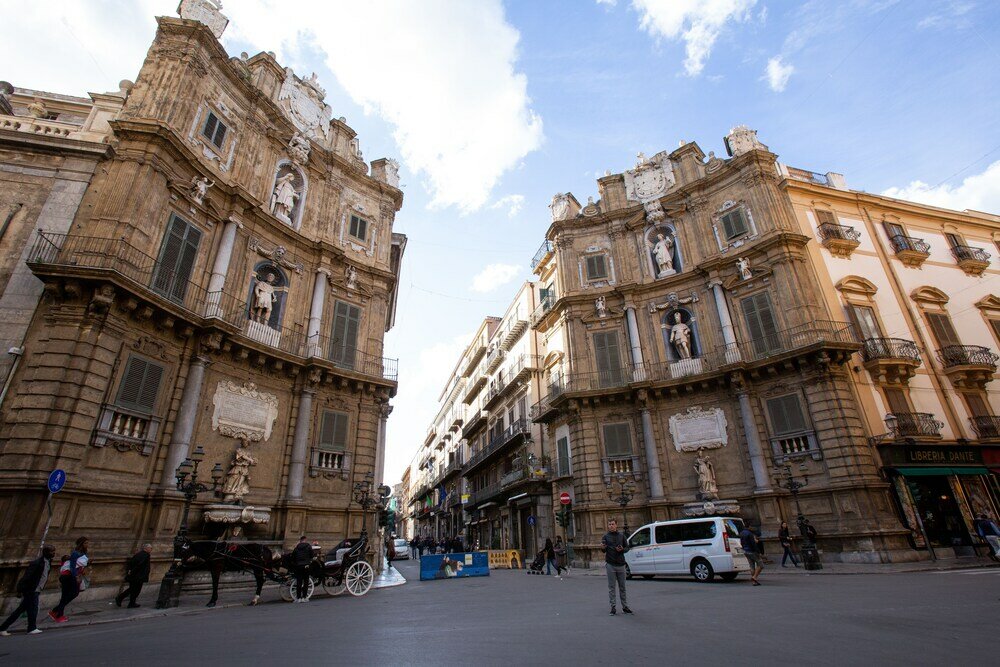 Фото Quattro Canti Charming Flat