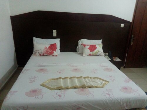 Гостиница Hotel Le Senateur в Котону