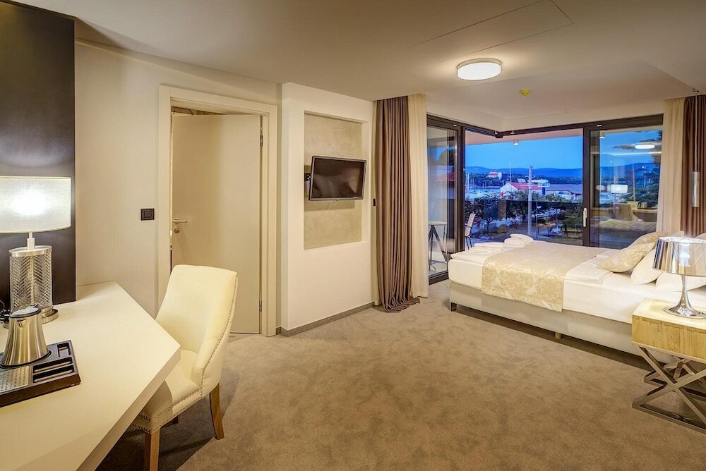 Фото Hotel Maritim