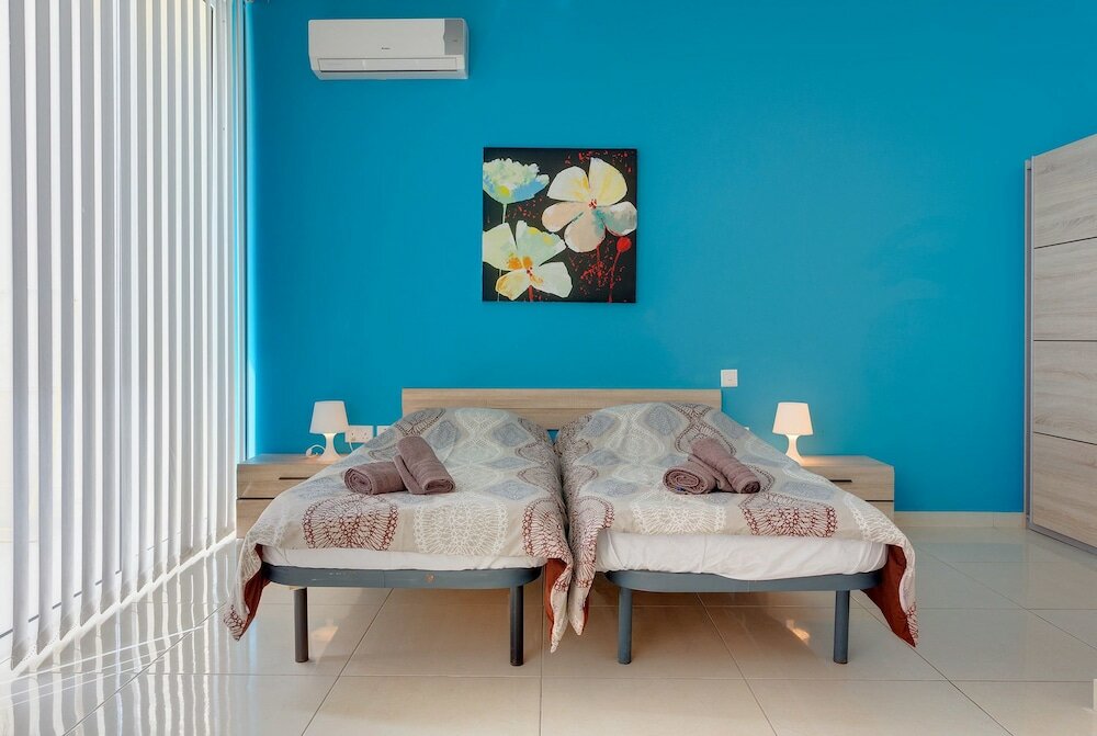 Фото Modern Penthouse in the Heart of Saint Julian's