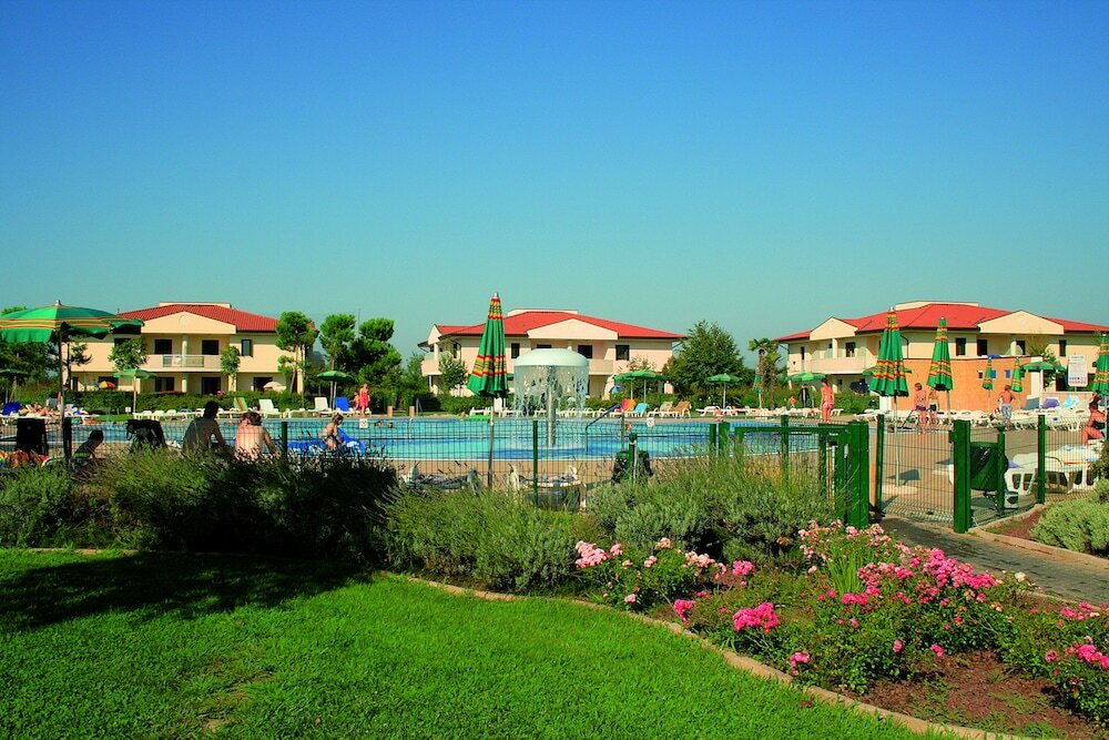 Фото Villaggio Lecci