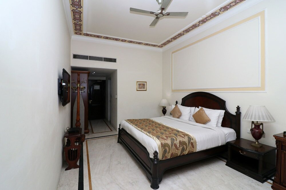 Фото Oyo 25046 Hotel The Orient Taj