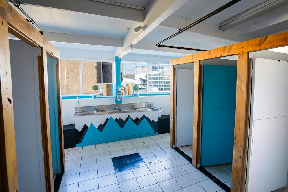 Фото Attic Backpackers