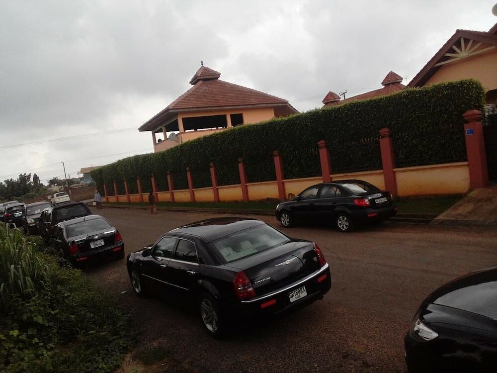 Фото Ponderosa Travel Lodge