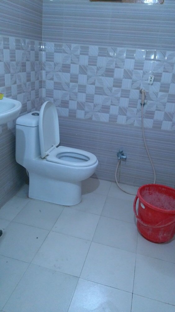 Фото Iroomz Krishna Grand Inn