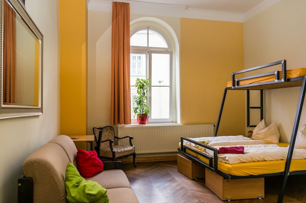 Фото Opera Hostel