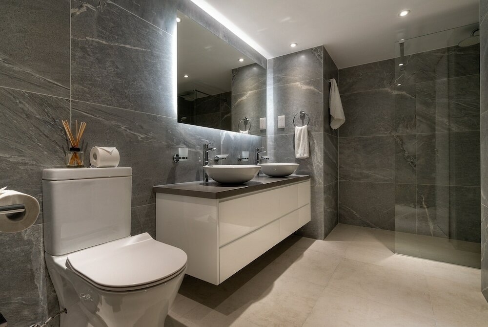 Фото Stunning 3 bedroom villa 'bz01' with private pool, stunning views, communal pool and resort facilities, Zephyros Village on Aphrodite Hills Re