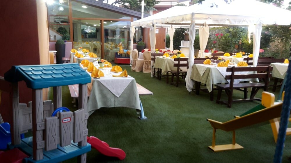 Фото Hotel Supersonik