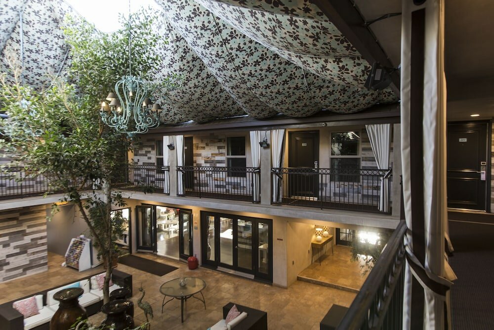 Фото L. A. Sky Boutique Hotel