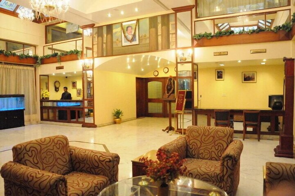 Фото Sovereign Hotel