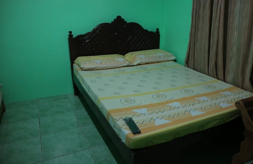 Фото Hundred Isles' Room Rentals and Transient House