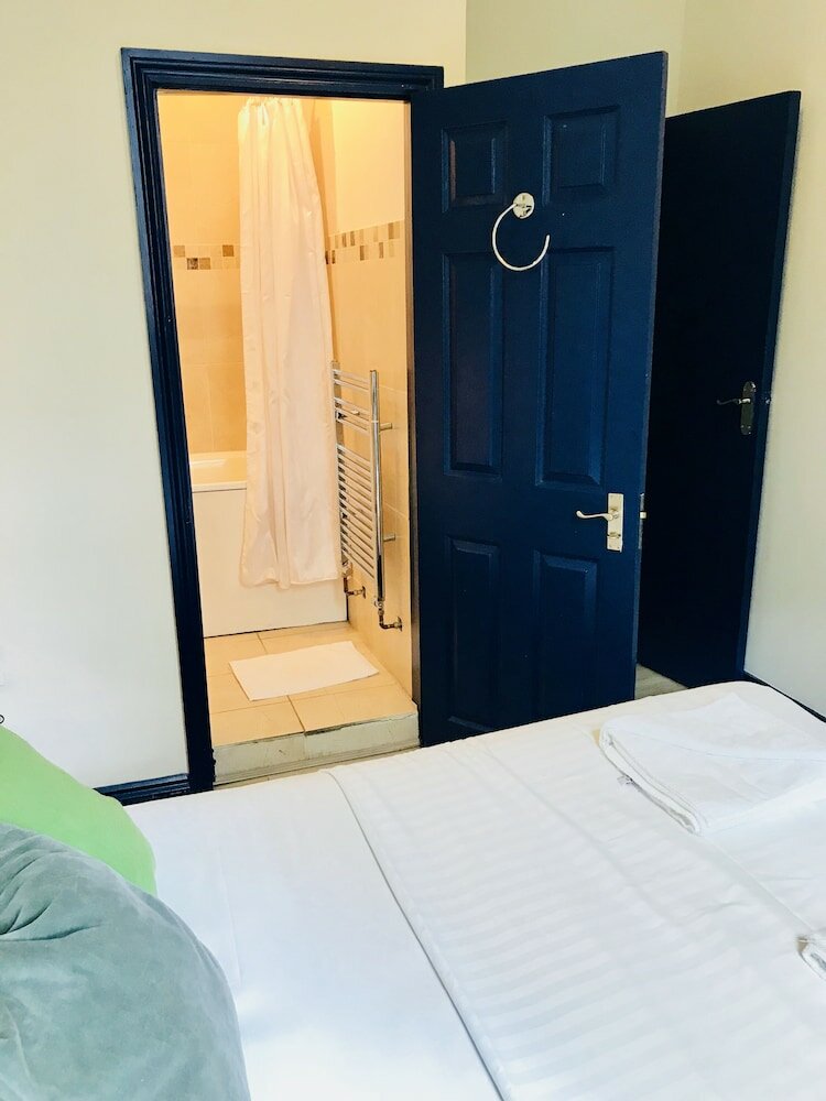 Фото Swinton Hotel