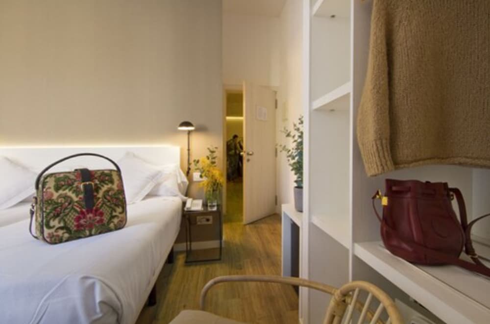 Фото Som Nit Born