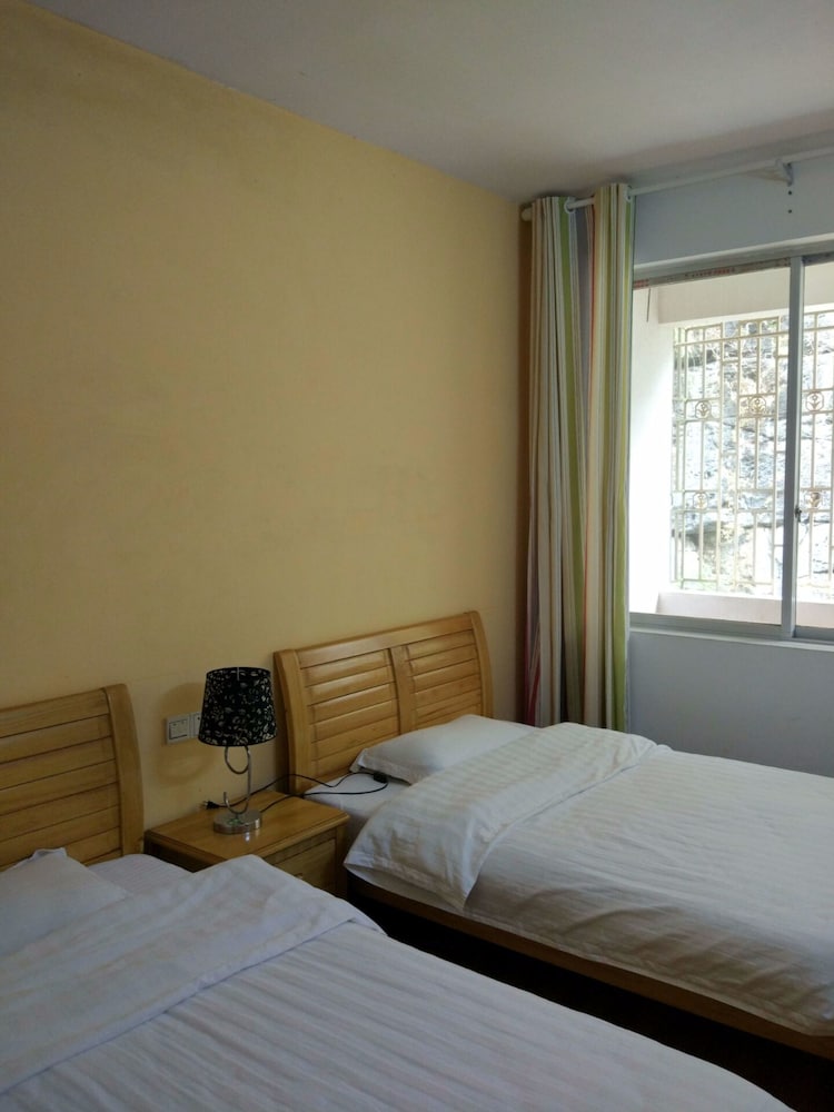 Фото Gestern Inn-English Service