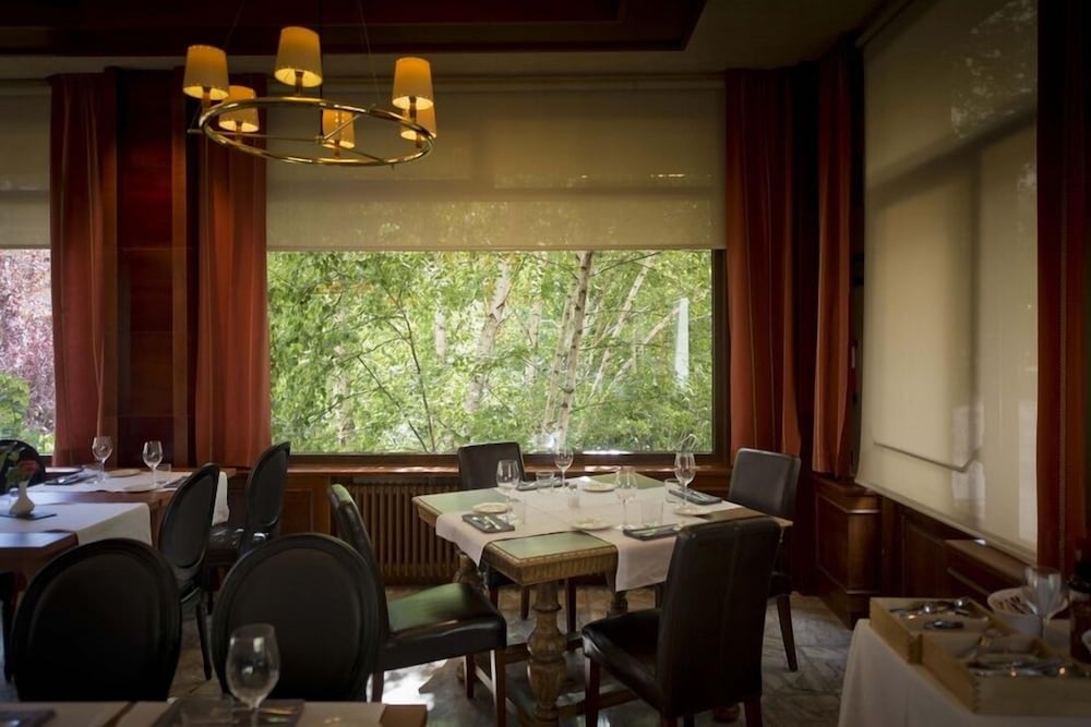 Фото Apartamentos Pessets Adelaida