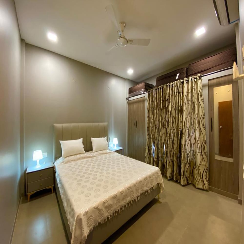 Фото Hotel Sadhana Executive