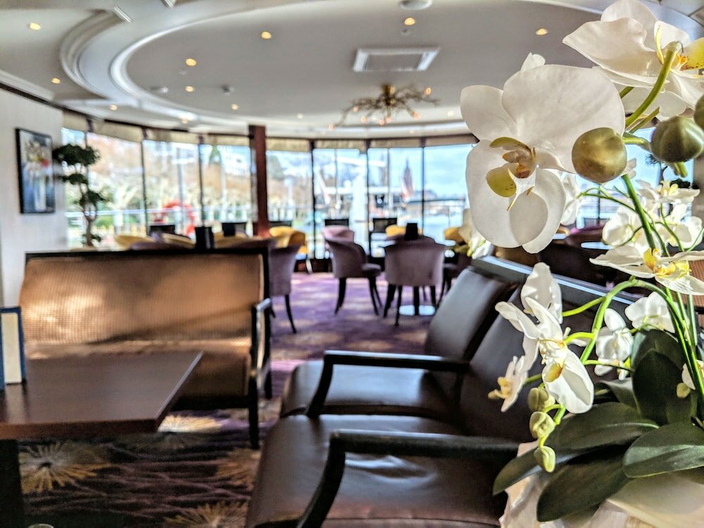 Фото Select Ms Charles Dickens - Neuss