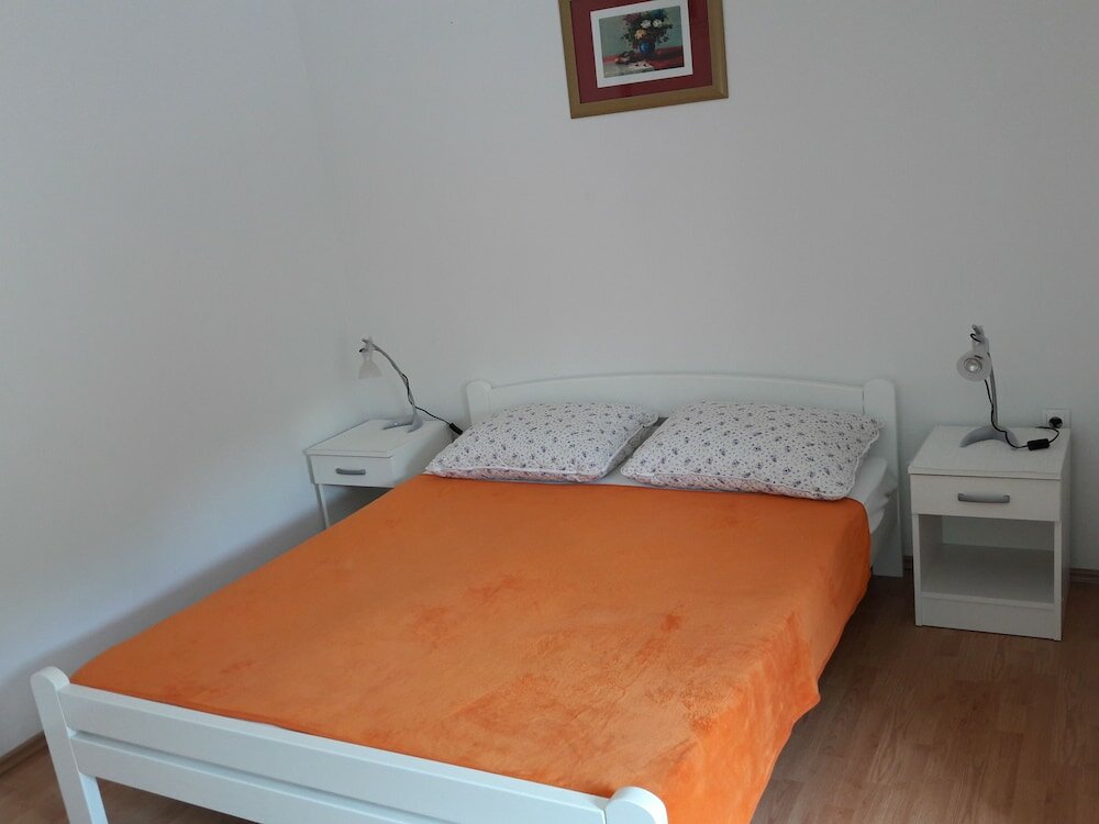 Фото Apartments Metajna X