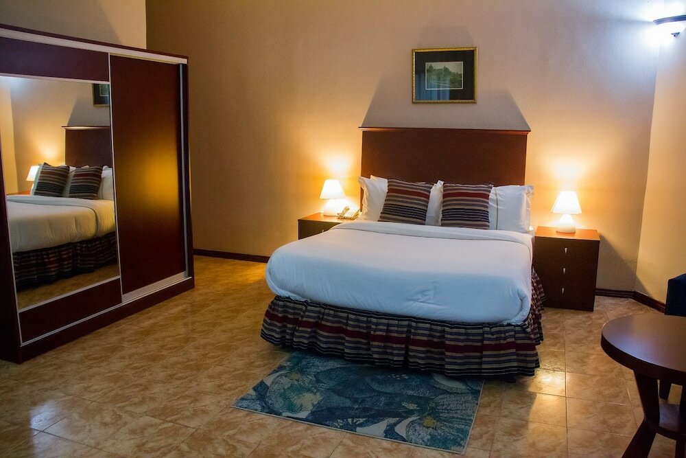 Фото The Palmview Manor Hotel