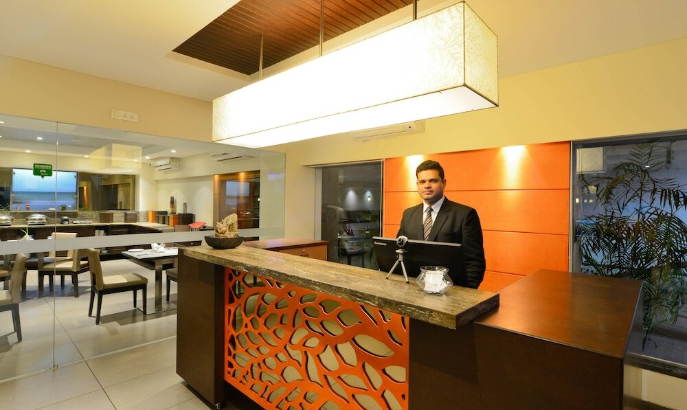 Фото Treebo swastik