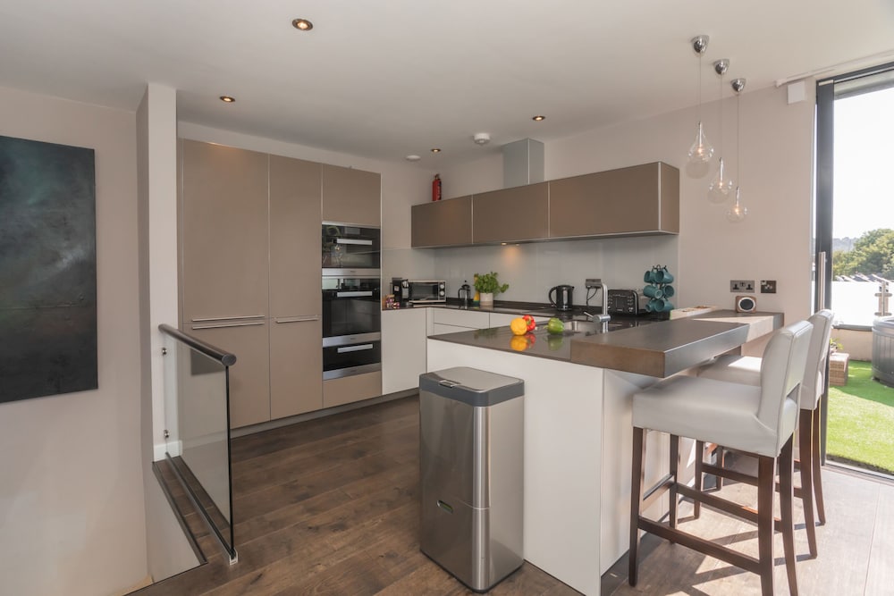 Фото Henge House, Penthouse Apartment