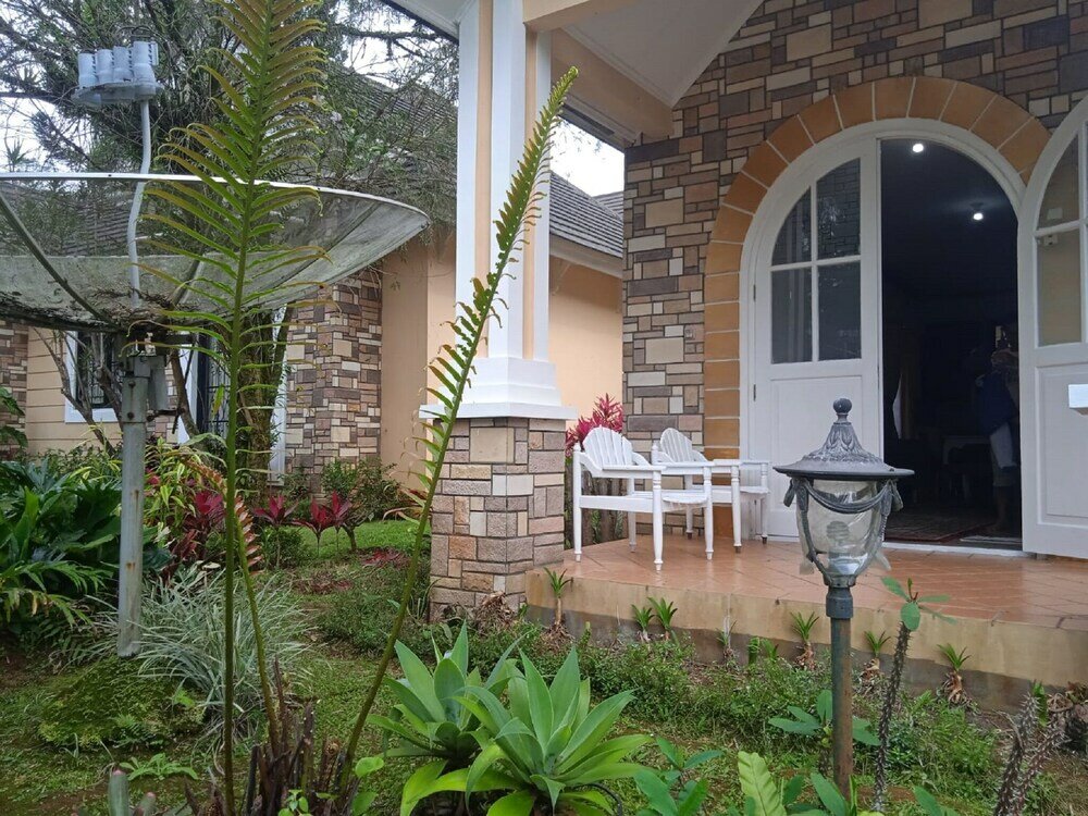 Фото Villa Kota Bunga Allamanda