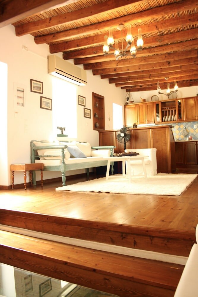 Фото Mariakis Luxury Studios