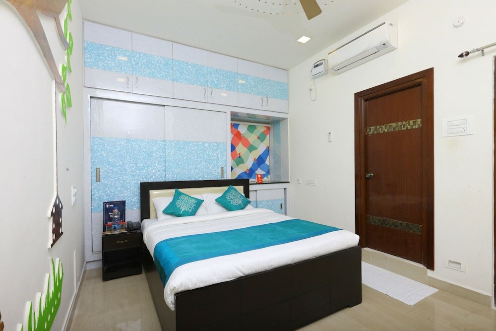 Фото Oyo 10701 Moukthi Apartment