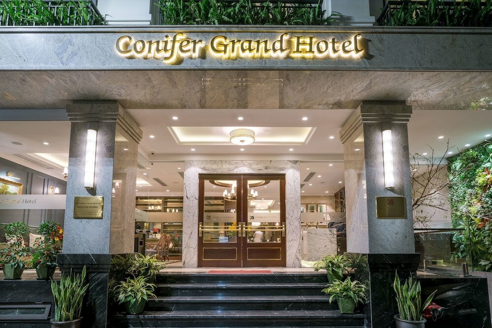 Фото Conifer Grand Hotel