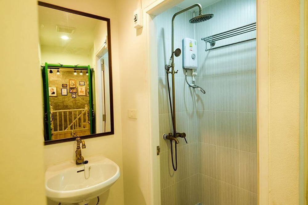 Фото Ratana Boutique Hostel