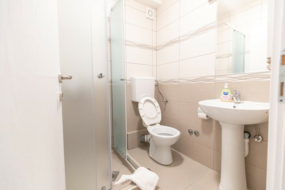 Фото Bloom Inn Hotel & Hostel