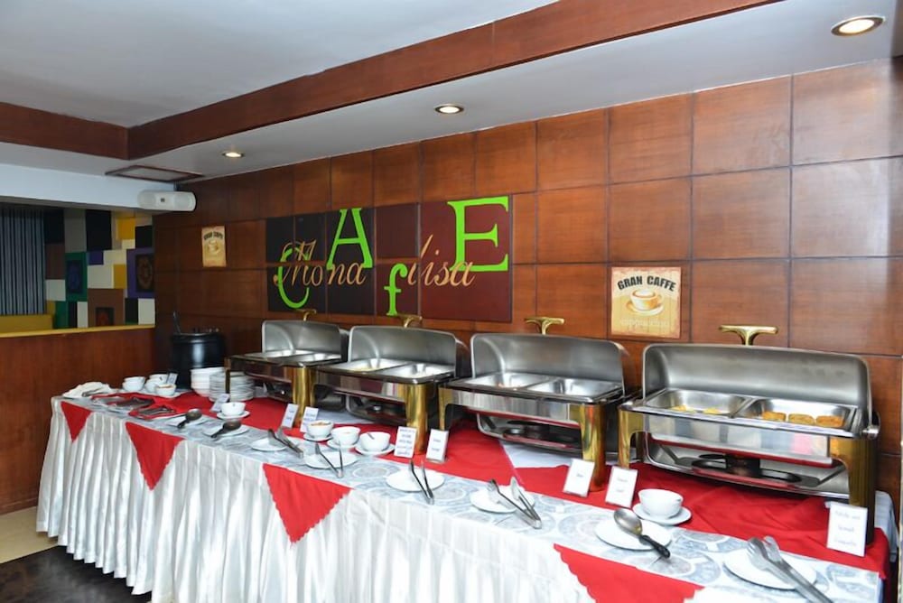 Фото Hotel Shwe Gone Daing