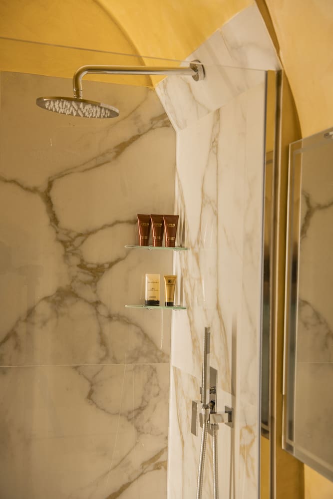 Фото Palazzo Arone dei Baroni di Valentino