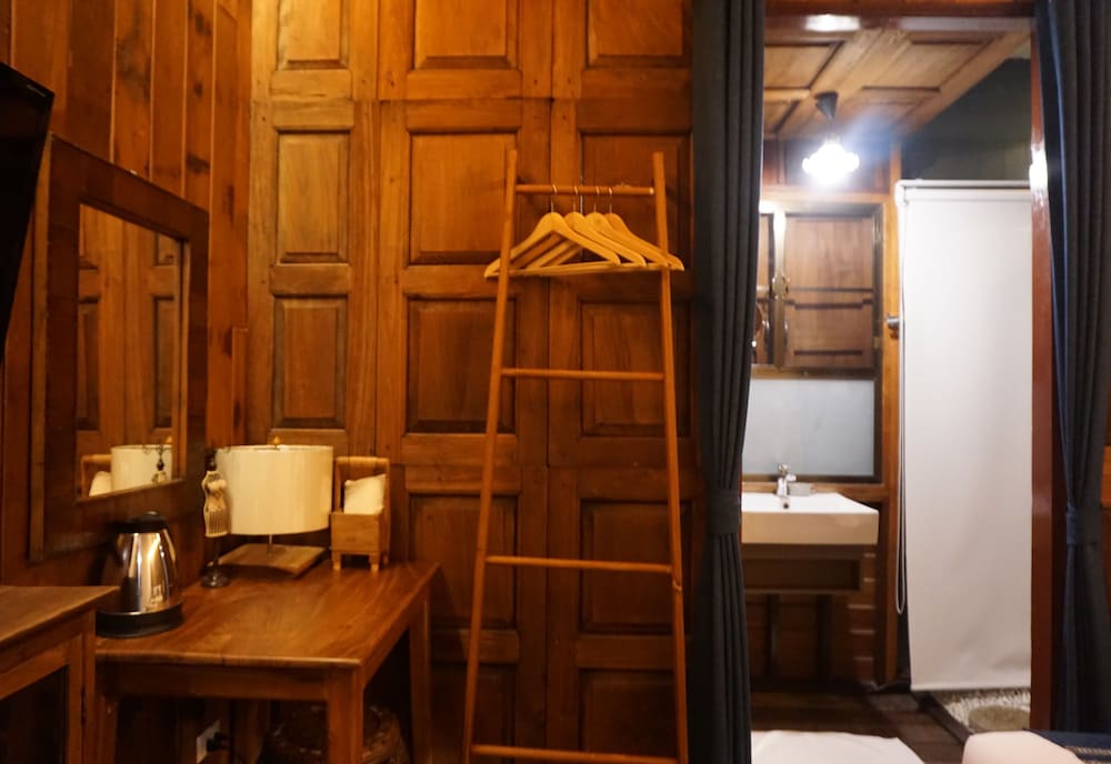 Фото Gingerbread House B&b