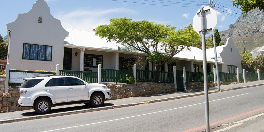 Фото Camps Bay Village
