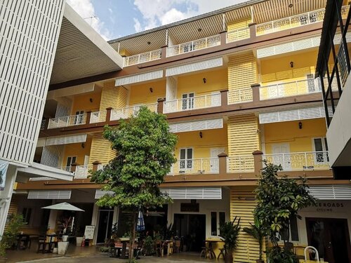 Sri Krungthep Hotel