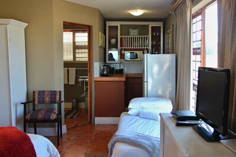 Фото Walkerbay Accommodation
