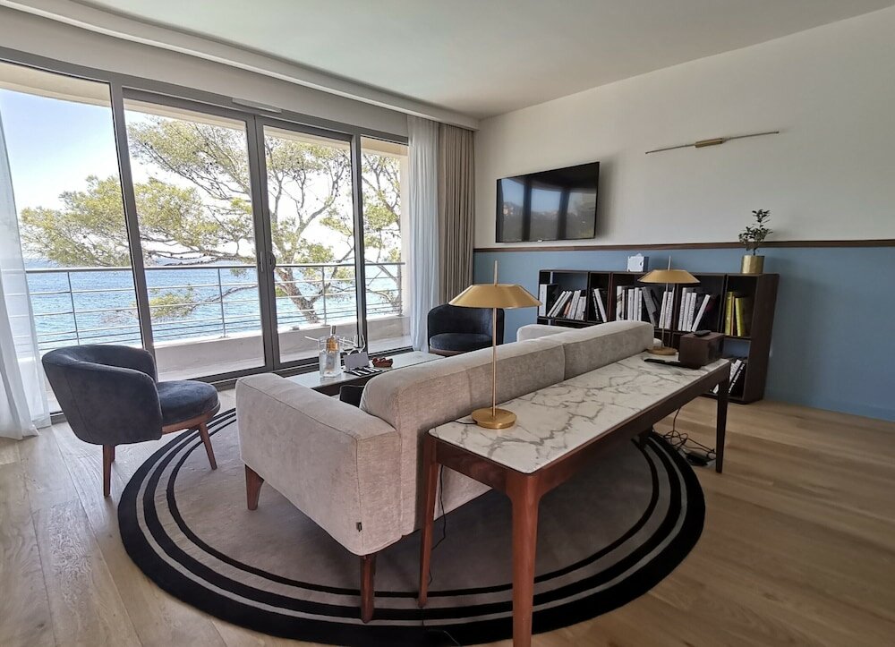 Фото Hôtel Les Roches Blanches