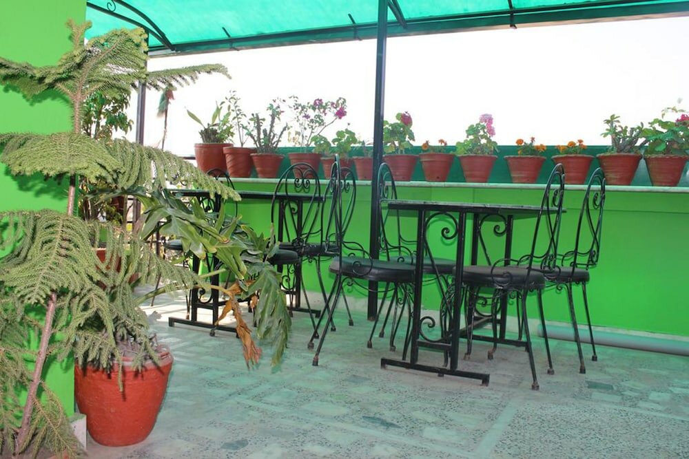 Фото Simrika Homes Bed and Breakfast