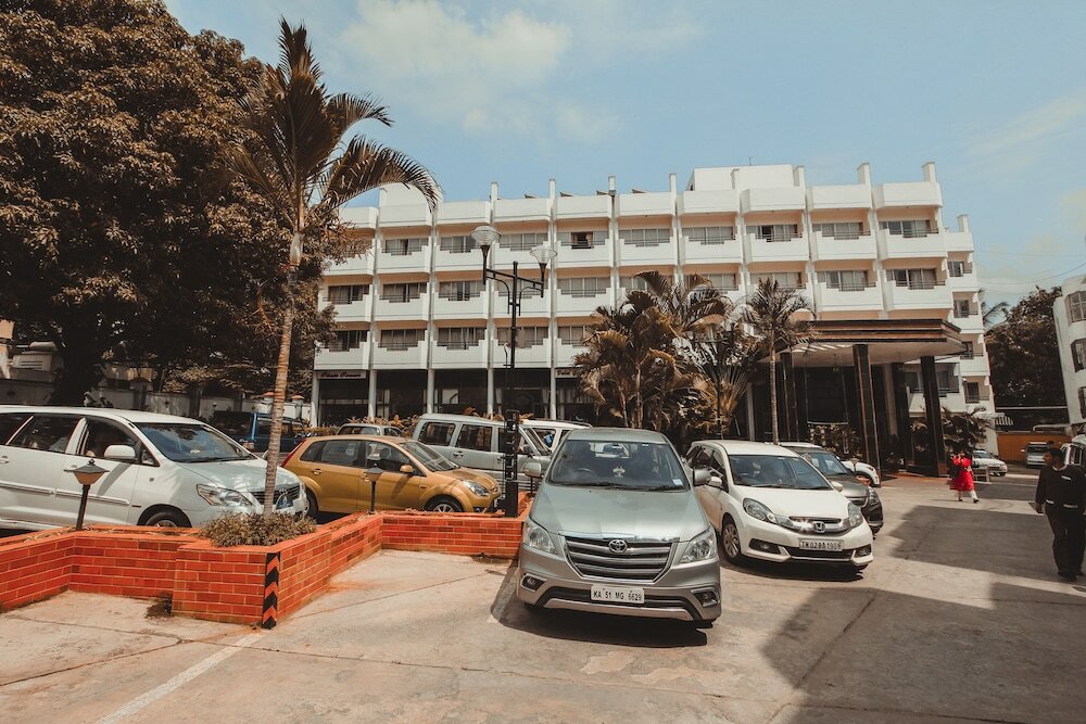 Фото Hotel Ballal Residency